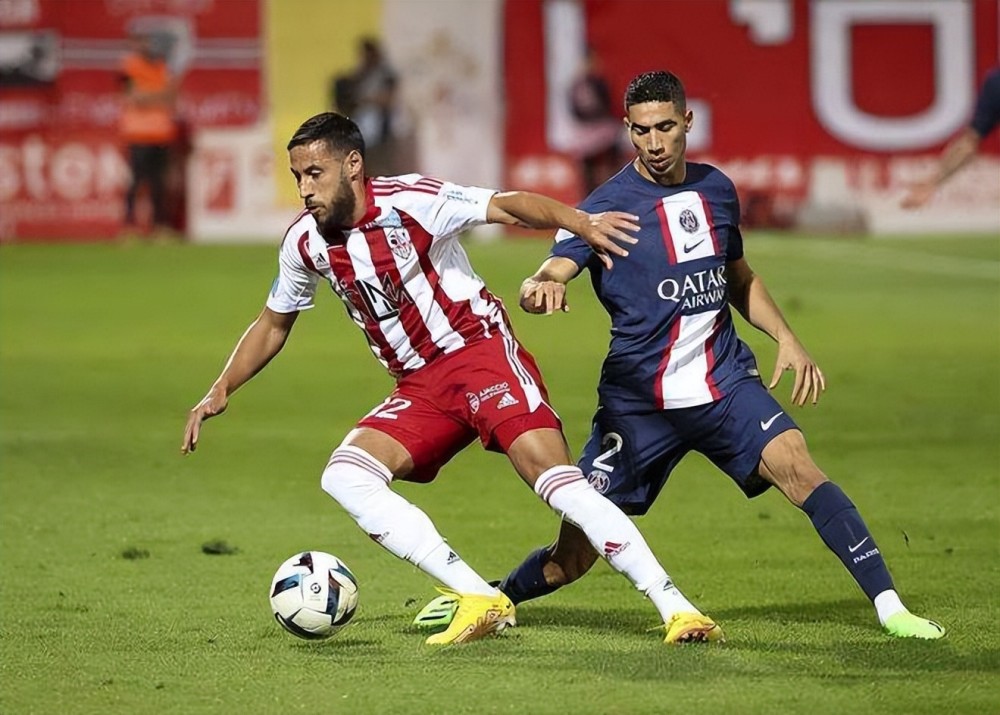 窗口期体能课后；巴塞罗那回应争议备战足总杯；赛场秩序良好；身体对抗强度拉满的简单介绍